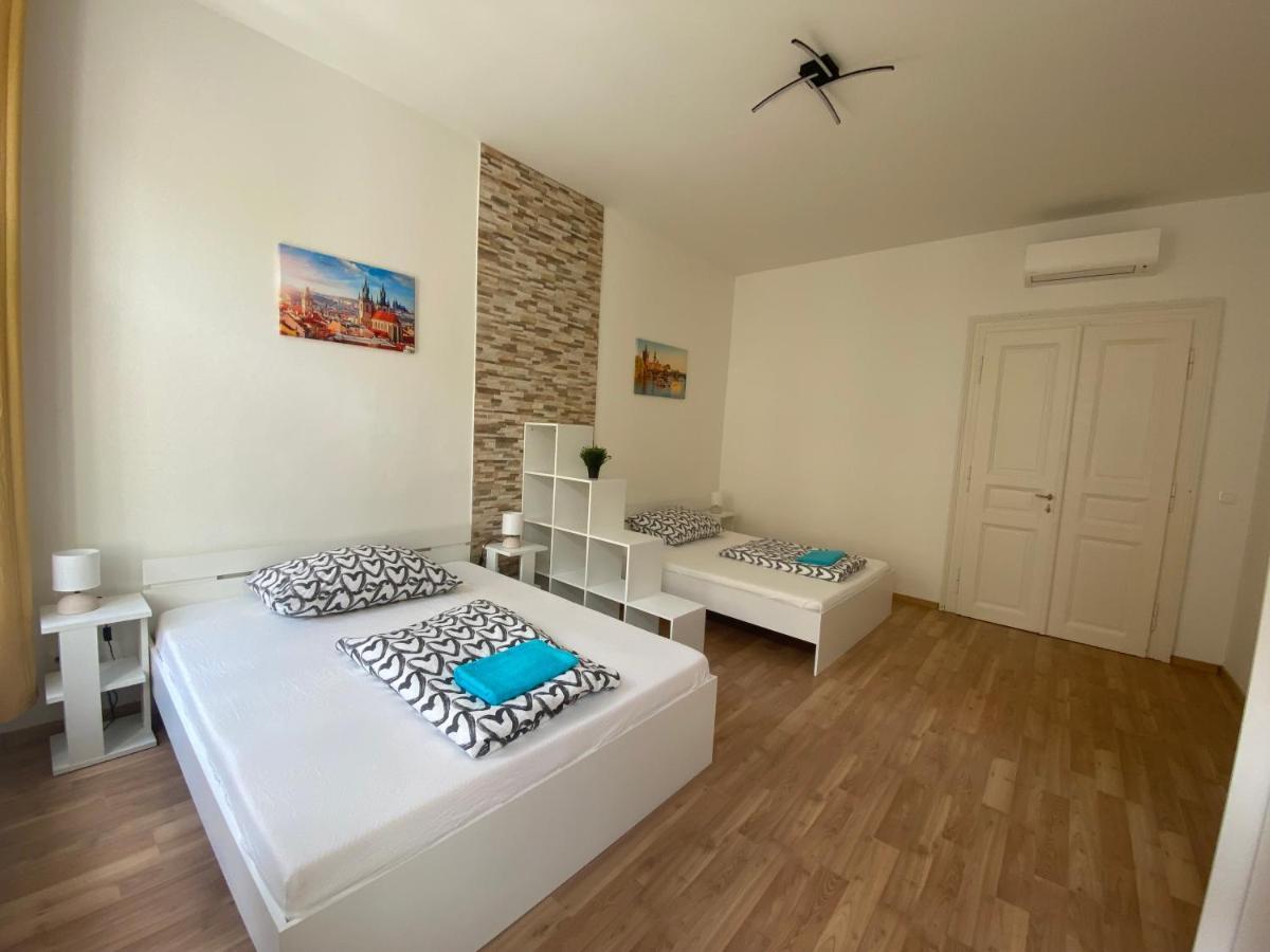 Designed Apartment Next To Vaclav Square With Terrace And Private Garage Prag Exterior foto